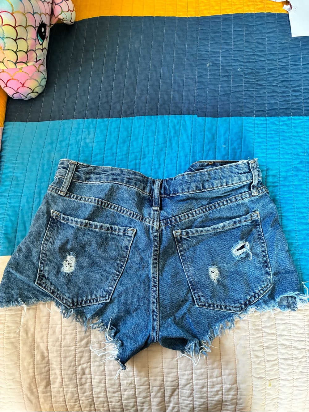 Forever 21 Blue Distressed denim short shorts